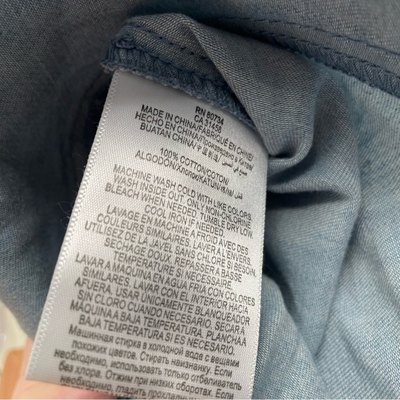 BCBGeneration Ruffled hem chambray shirt shorts Size 2 - Picture 6 of 6